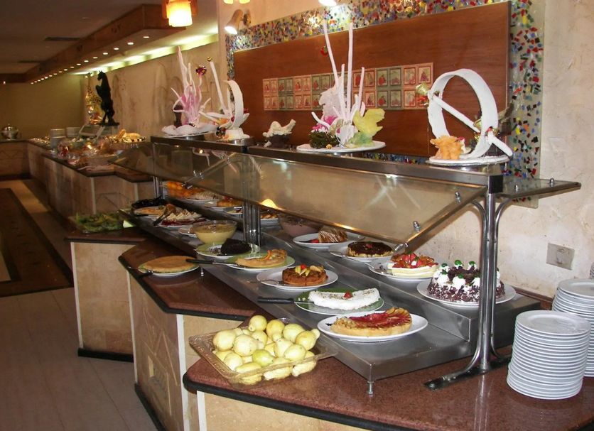 Buffet Photo