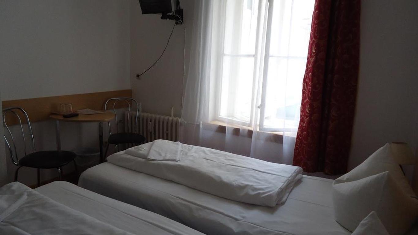 Hotel Adam