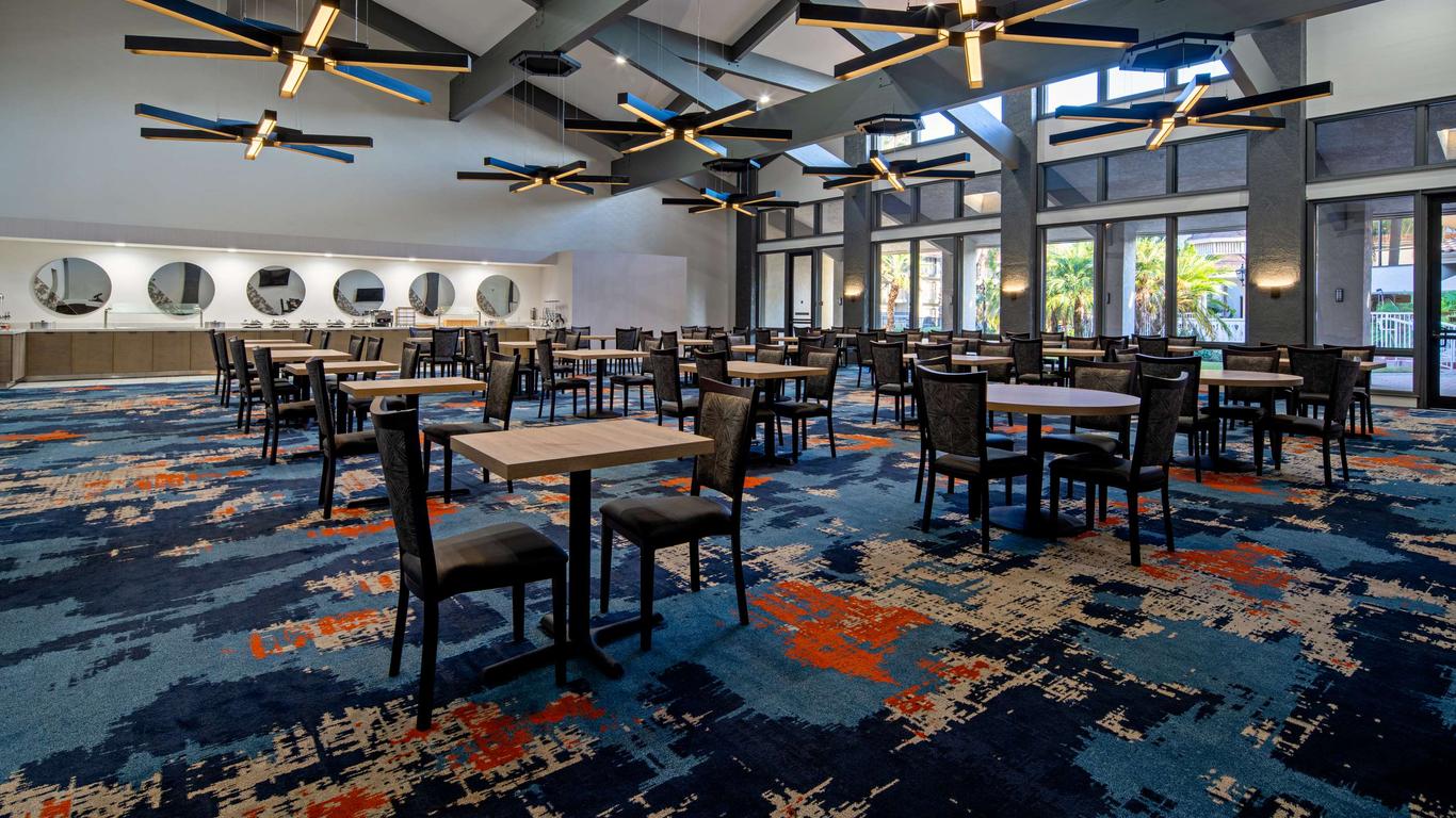DoubleTree by Hilton Bakersfield