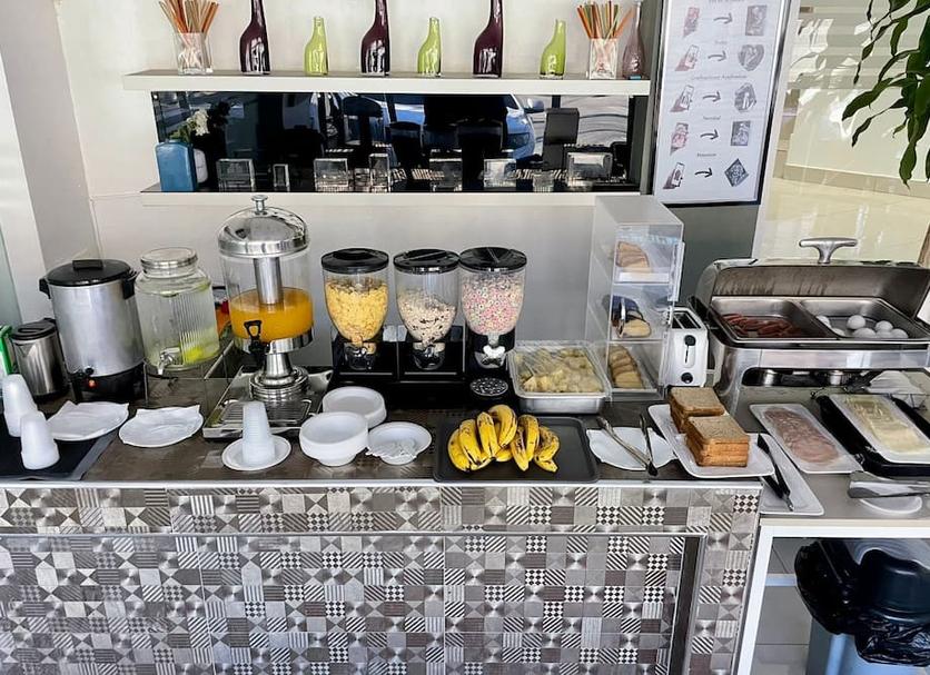 Buffet Photo