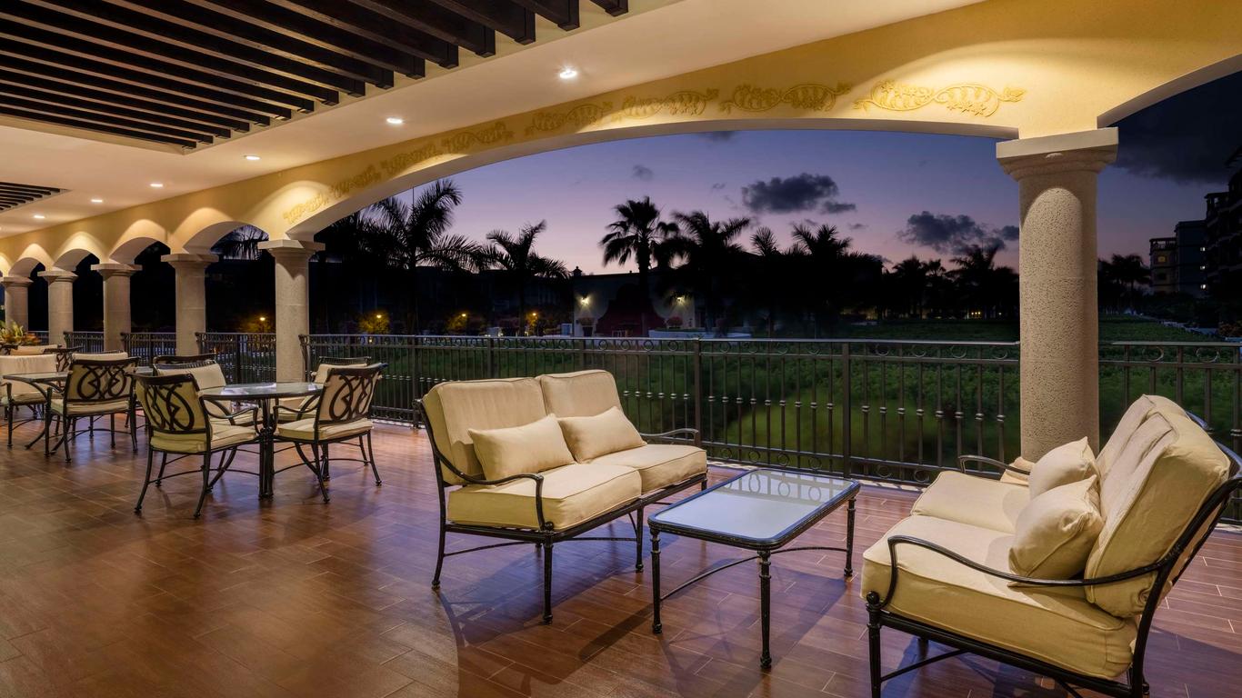 Grand Residences Riviera Cancun, a Registry Collection Hotel