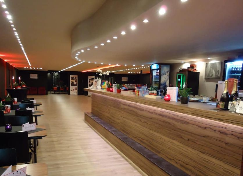 Bar Photo