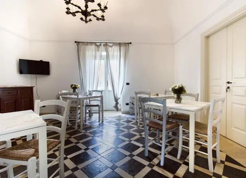 Dining room Photo
