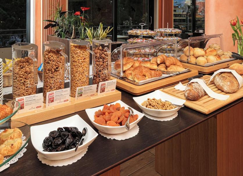 Buffet Photo