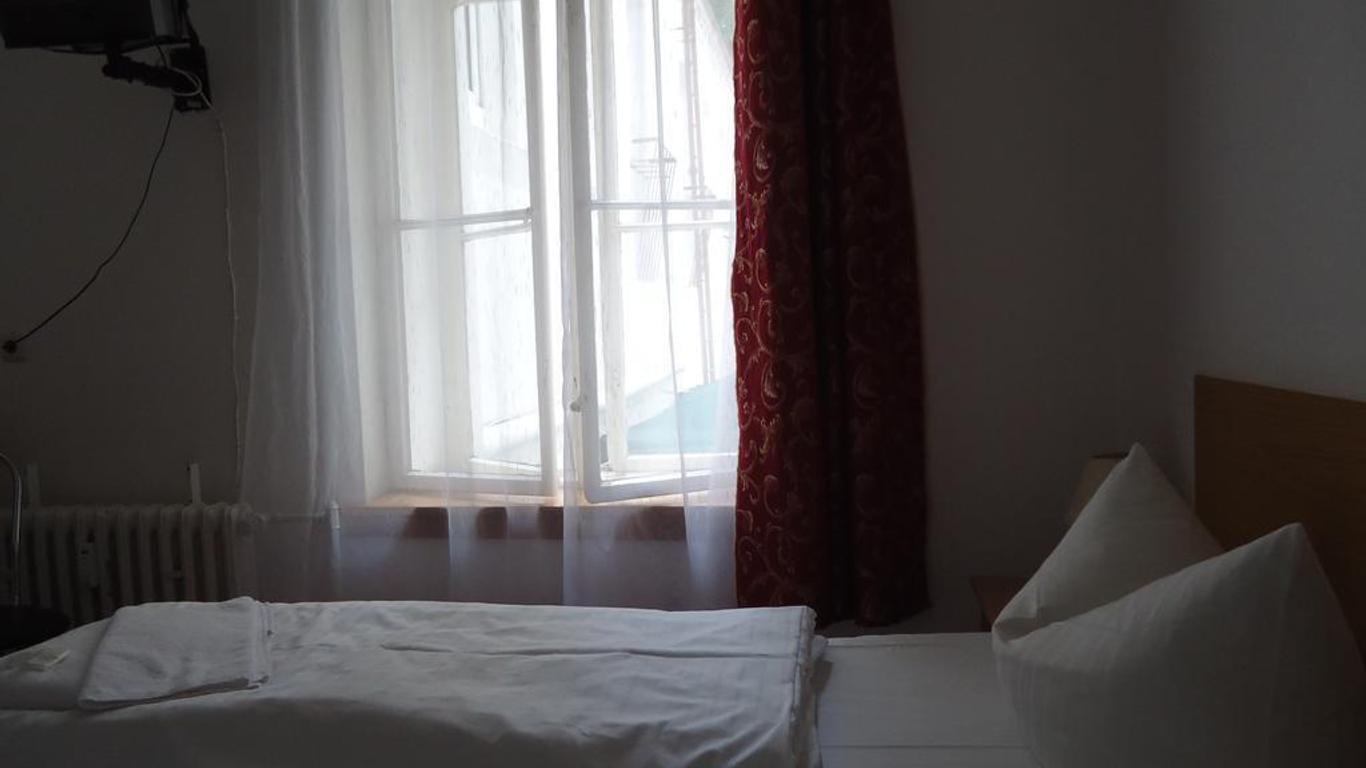 Hotel Adam