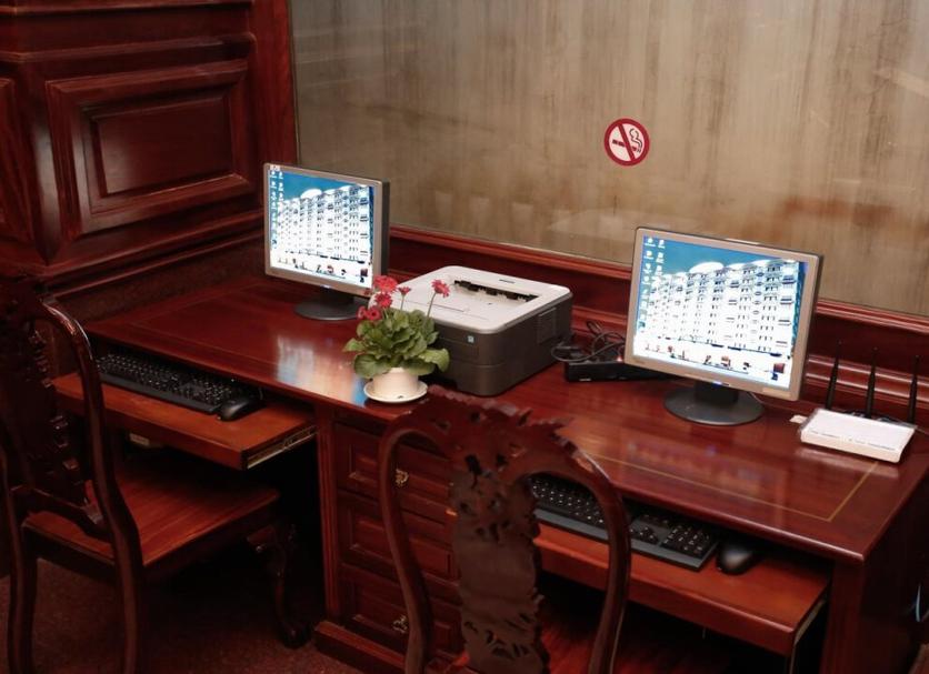Business center Photo