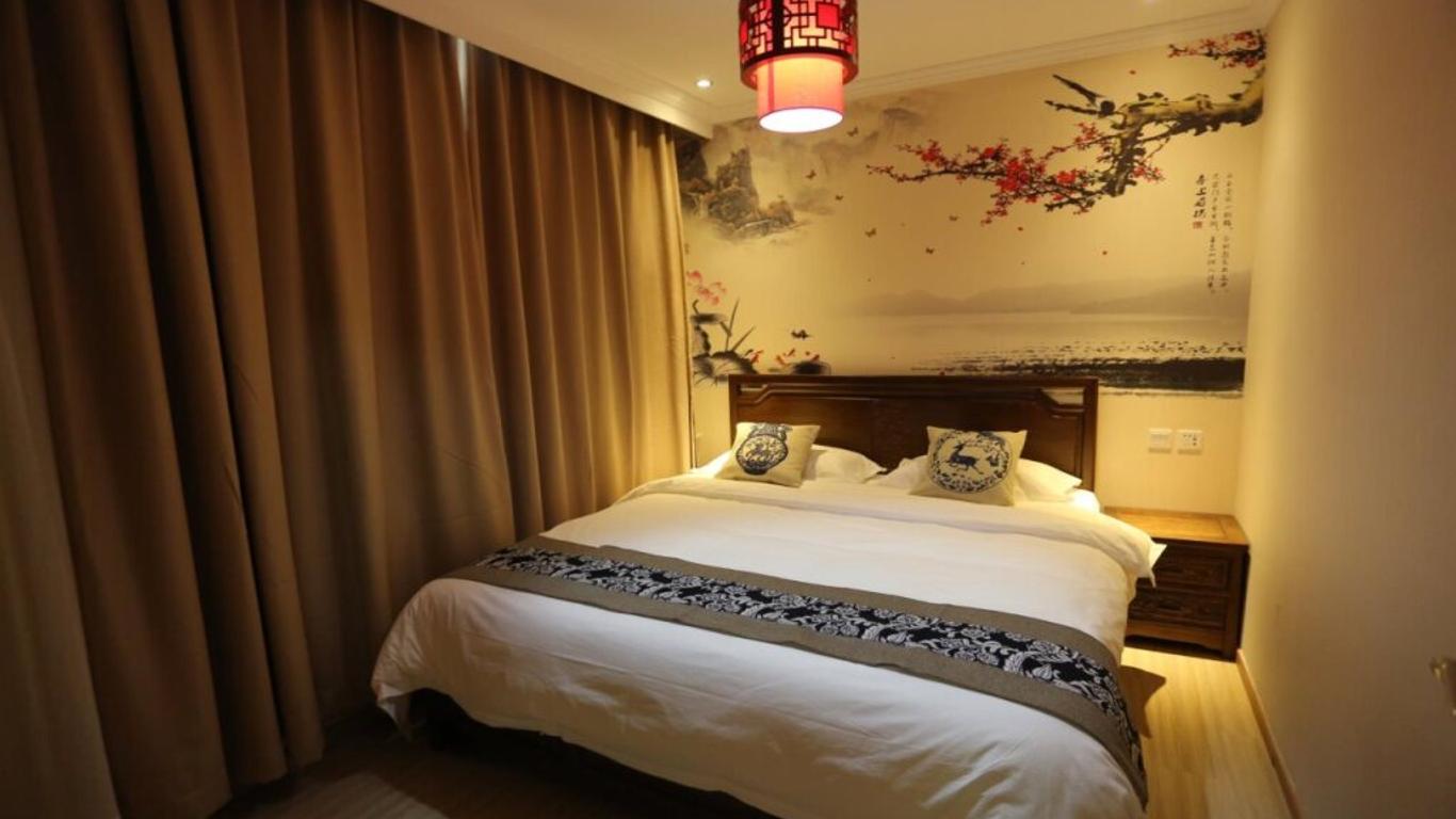Happy Dragon Alley Hotel-In The City Cen