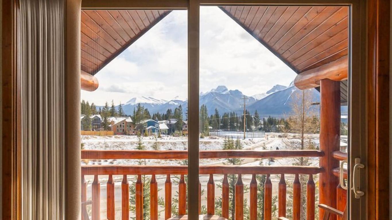 A Bear and Bison Country Inn