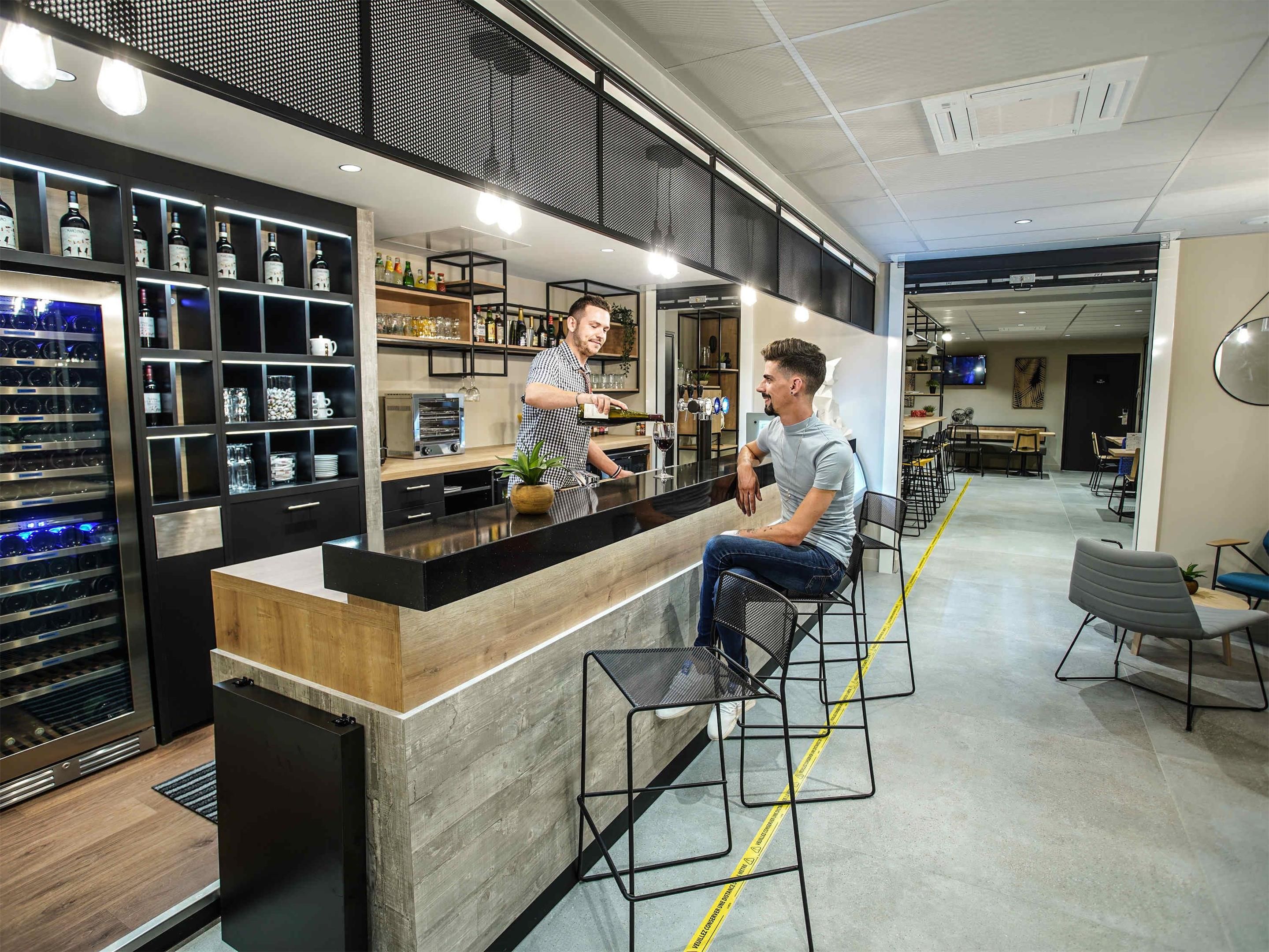Bar