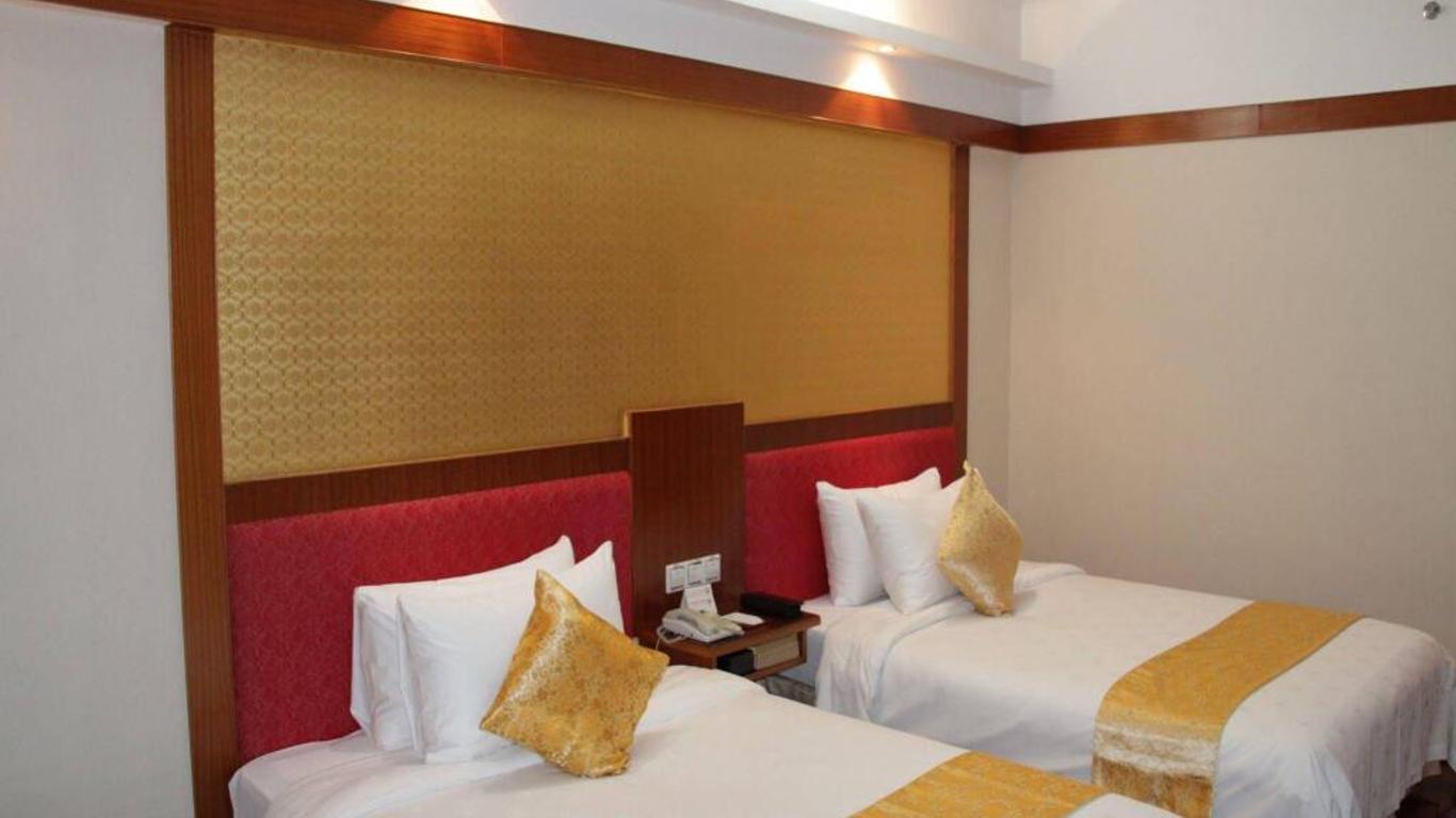 Golden Lustre Hotel