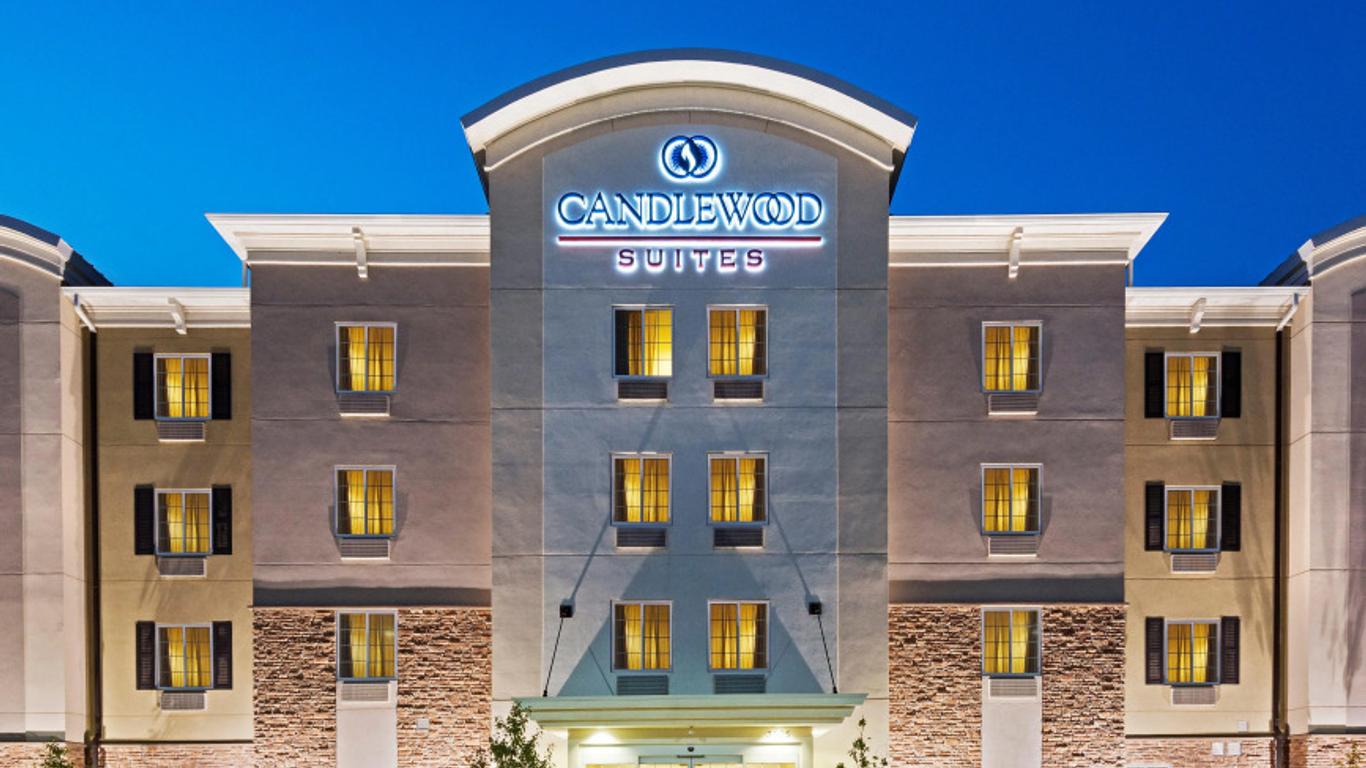 Candlewood Suites West Edmonton - Mall Area