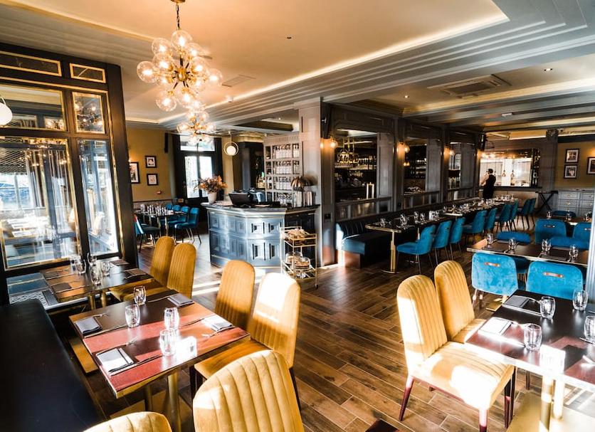 Restaurant Photo