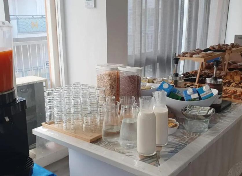 Buffet Photo