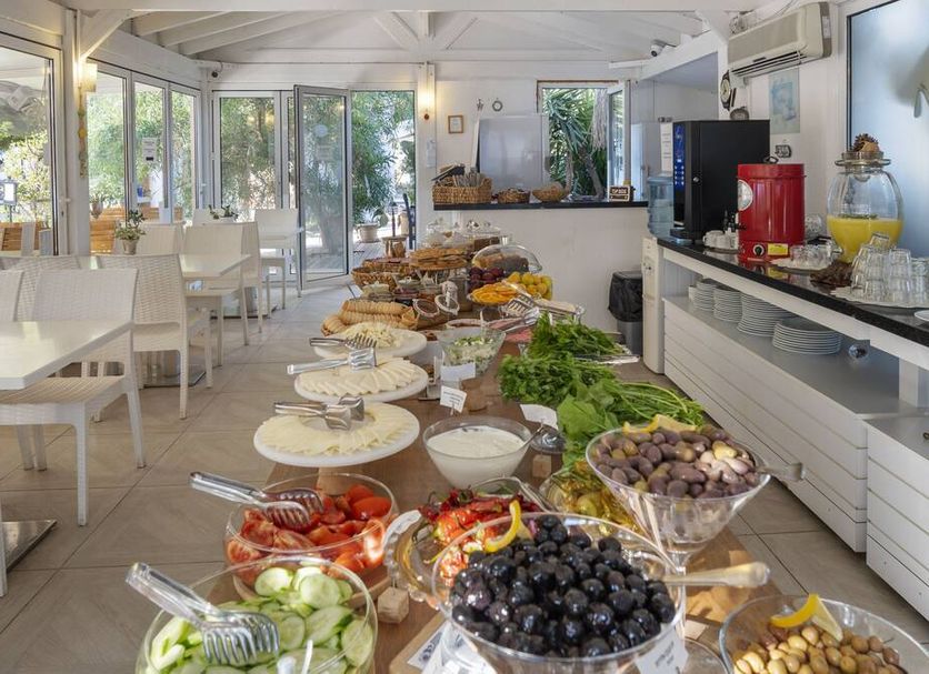 Buffet Photo
