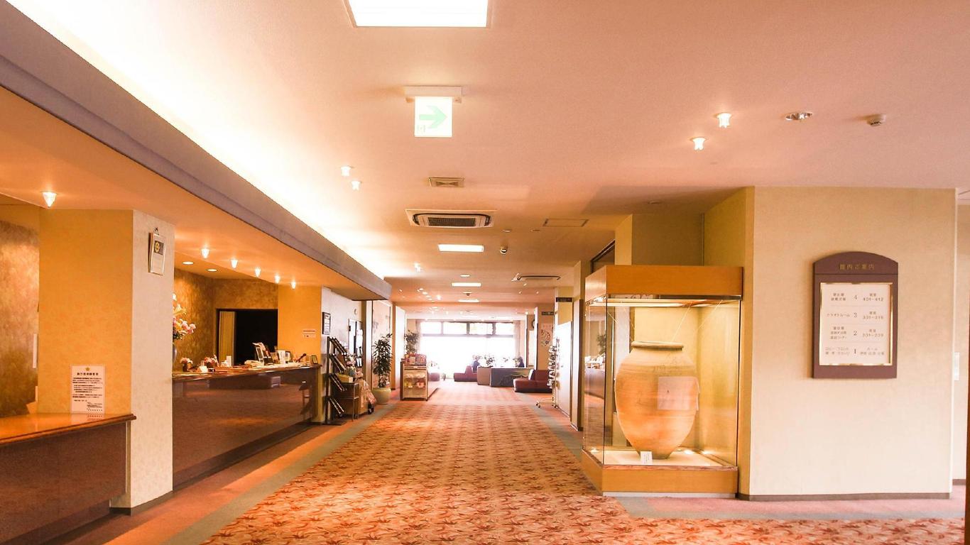 Ayaha Lakeside Hotel