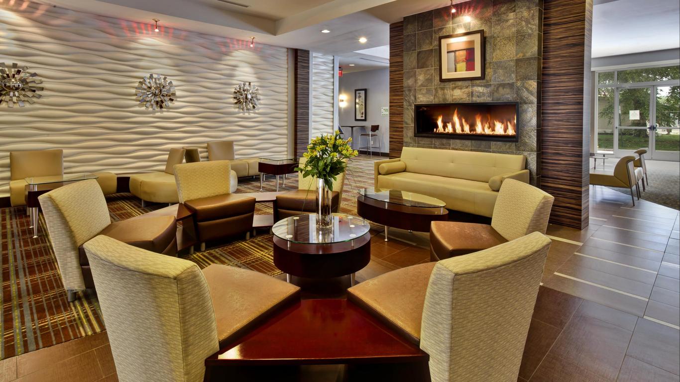 Holiday Inn Detroit Metro Airport