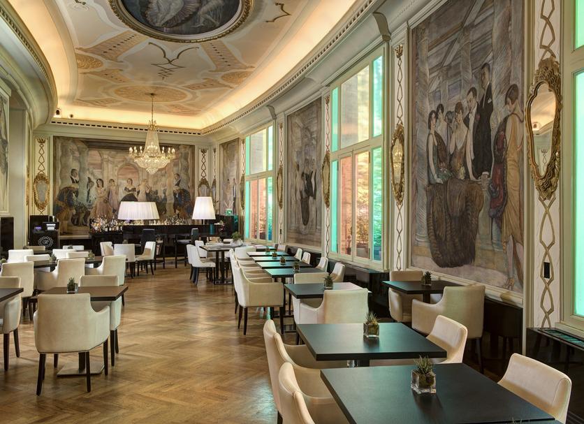 Restaurant Photo