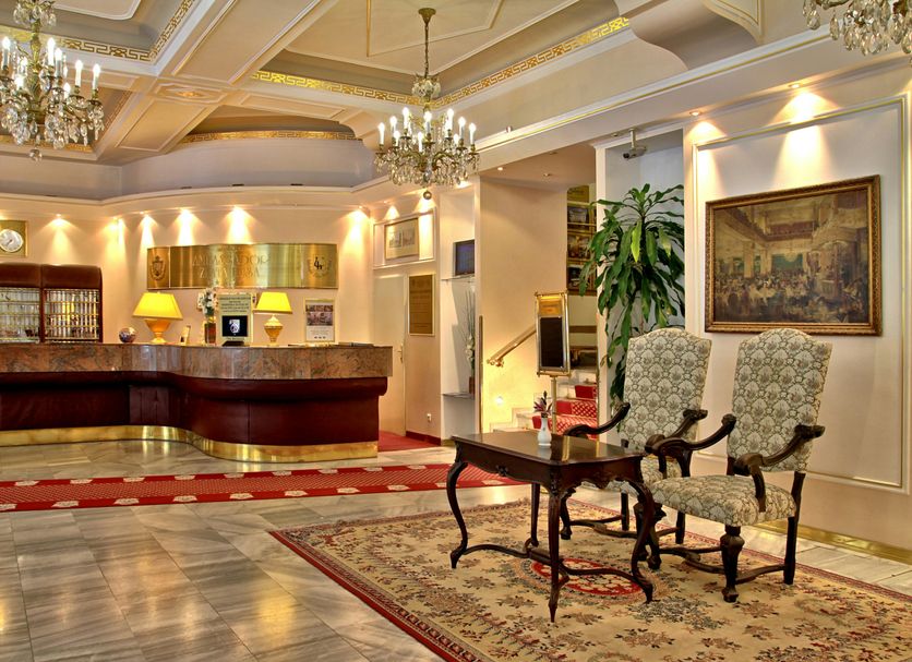 Front desk Photo