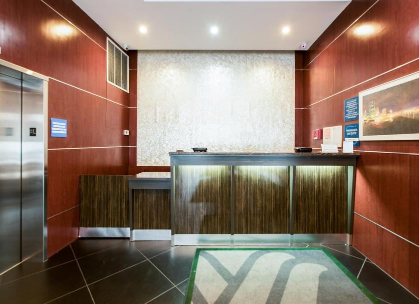 Front desk Photo