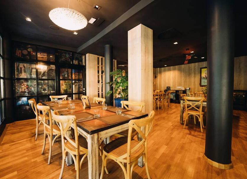 Restaurant Photo