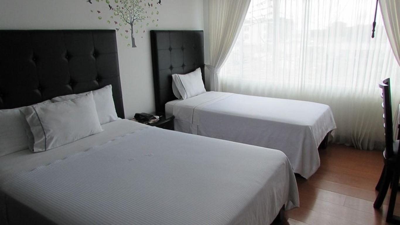 Hotel Embajada 44