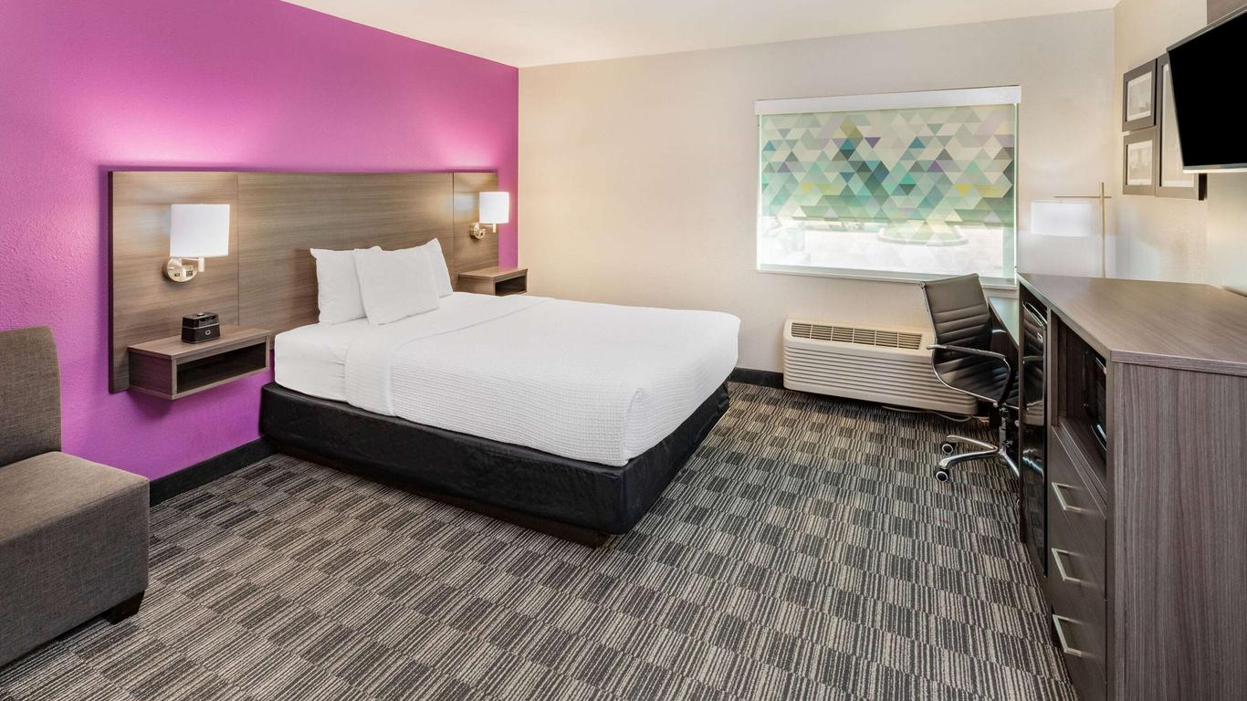 La Quinta Inn & Suites by Wyndham Houston Southwest