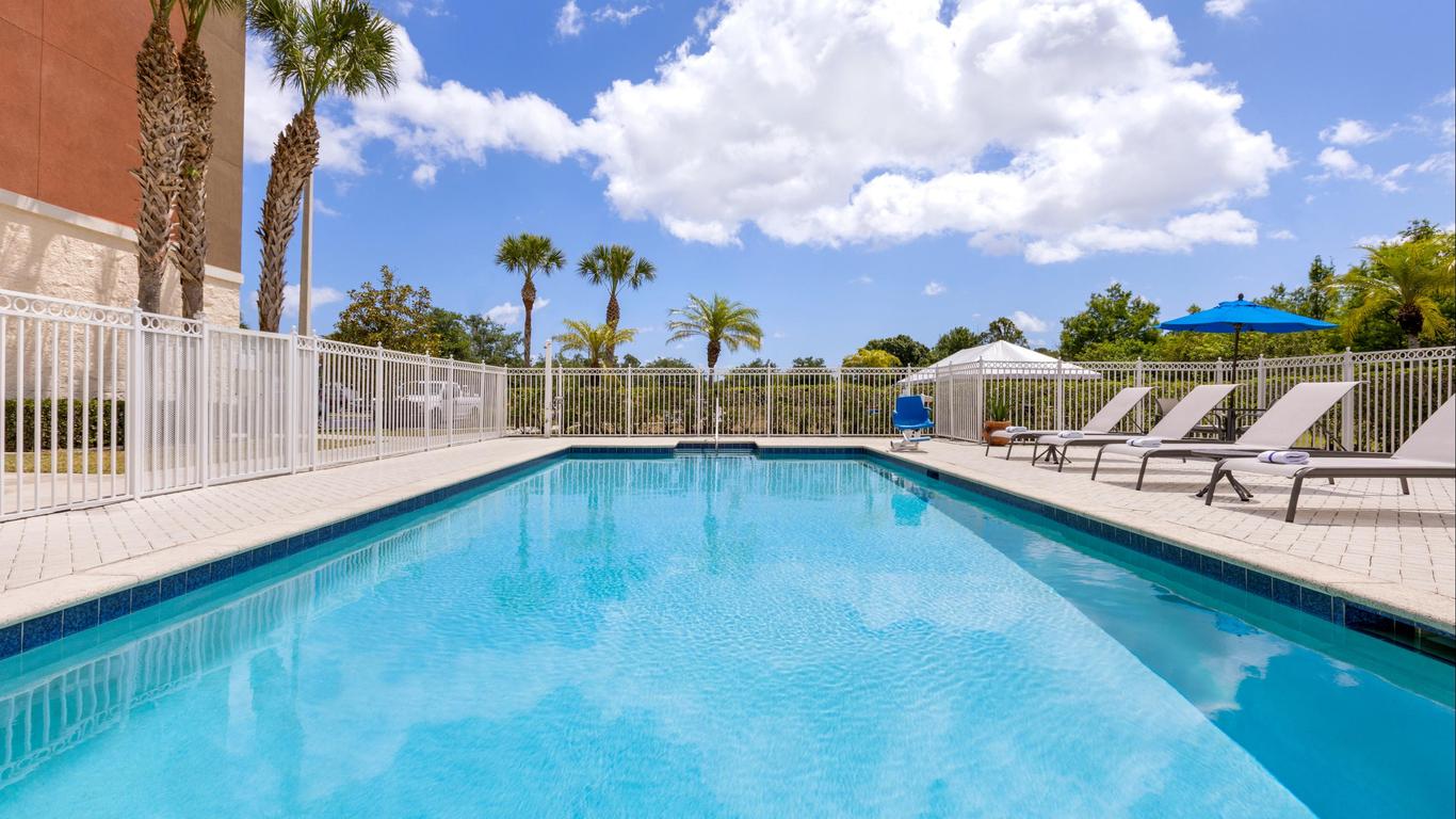 Holiday Inn Express & Suites Fort Pierce West