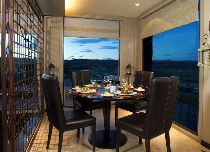 Dining room Photo