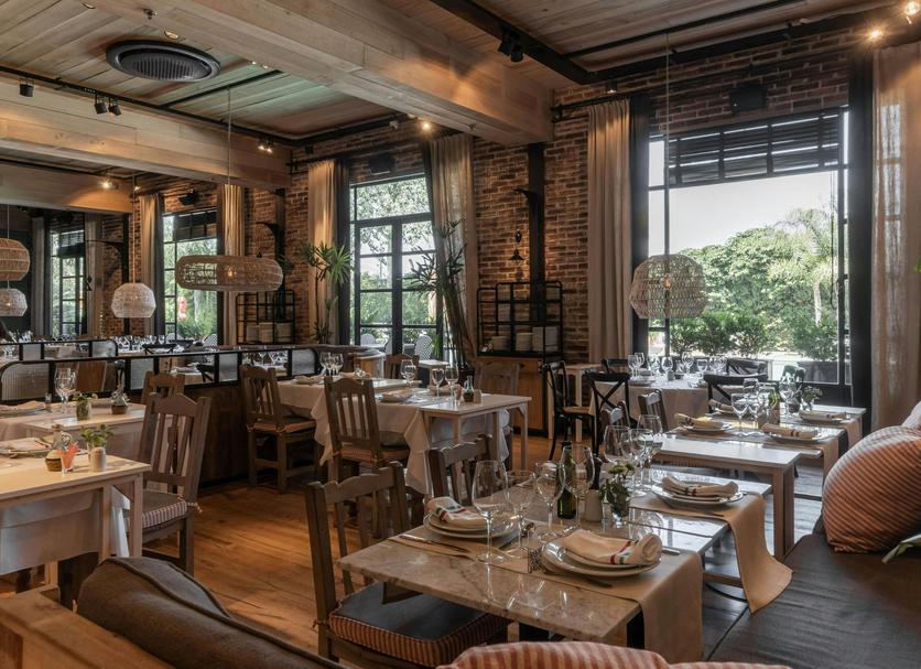 Restaurant Photo