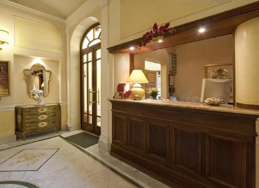 Front desk Photo
