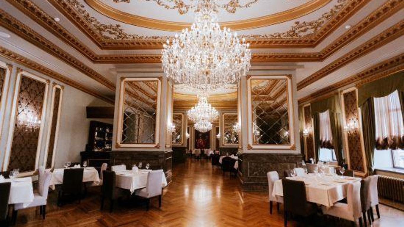 Astrakhanskaya Hotel