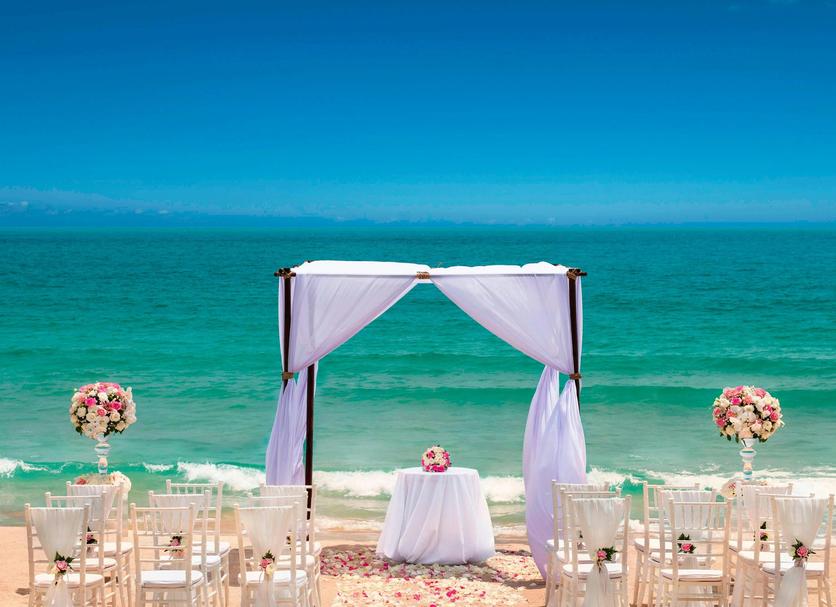Banquet hall Photo