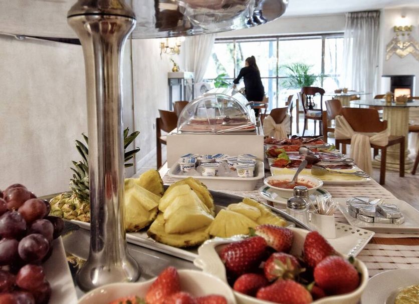 Buffet Photo
