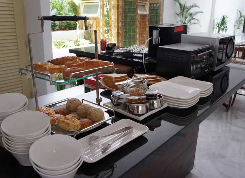 Buffet Photo