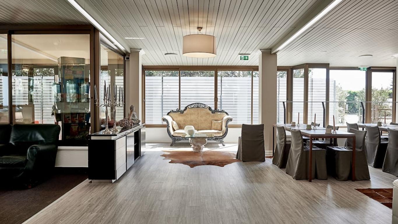 Rouge Hotel International