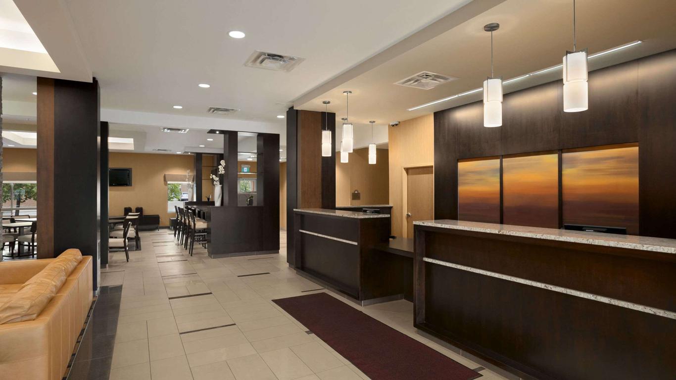 Days Inn and Suites Winnipeg Airport, Manitoba