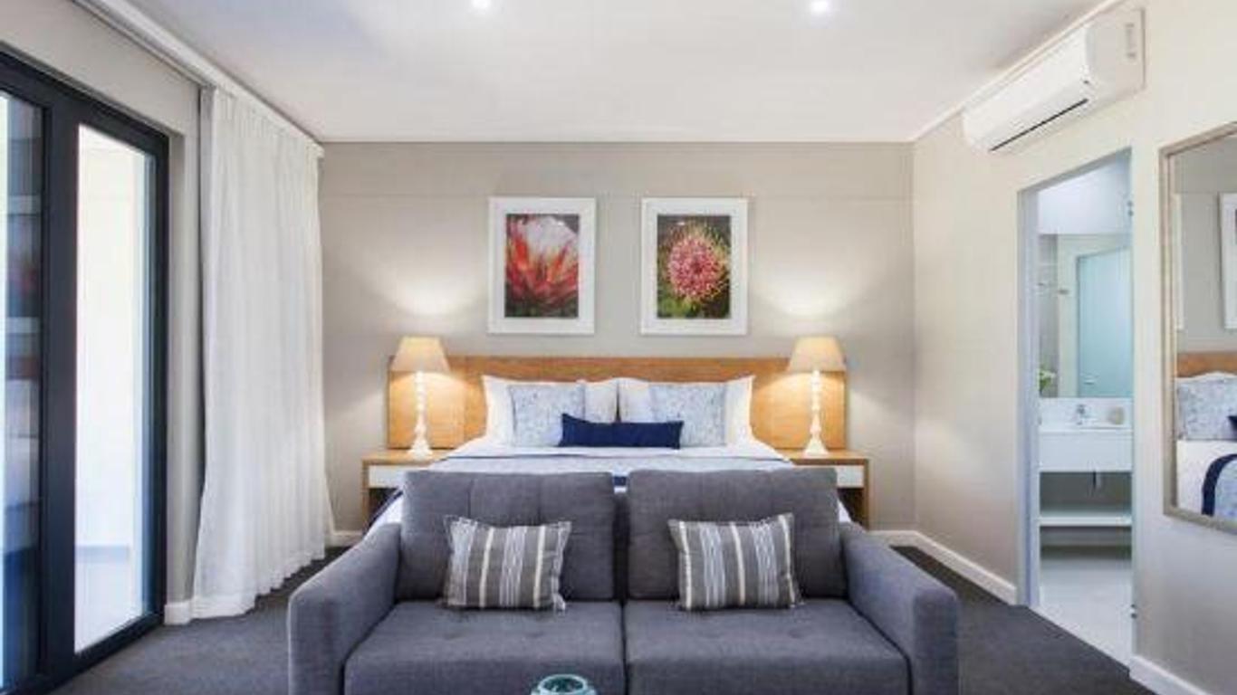 Pearl Valley Hotel by Mantis