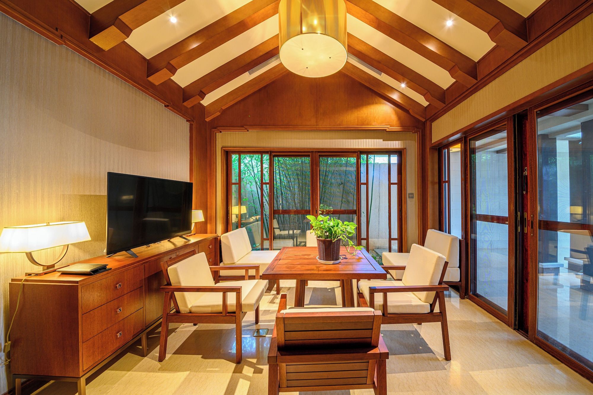Dining room Photo