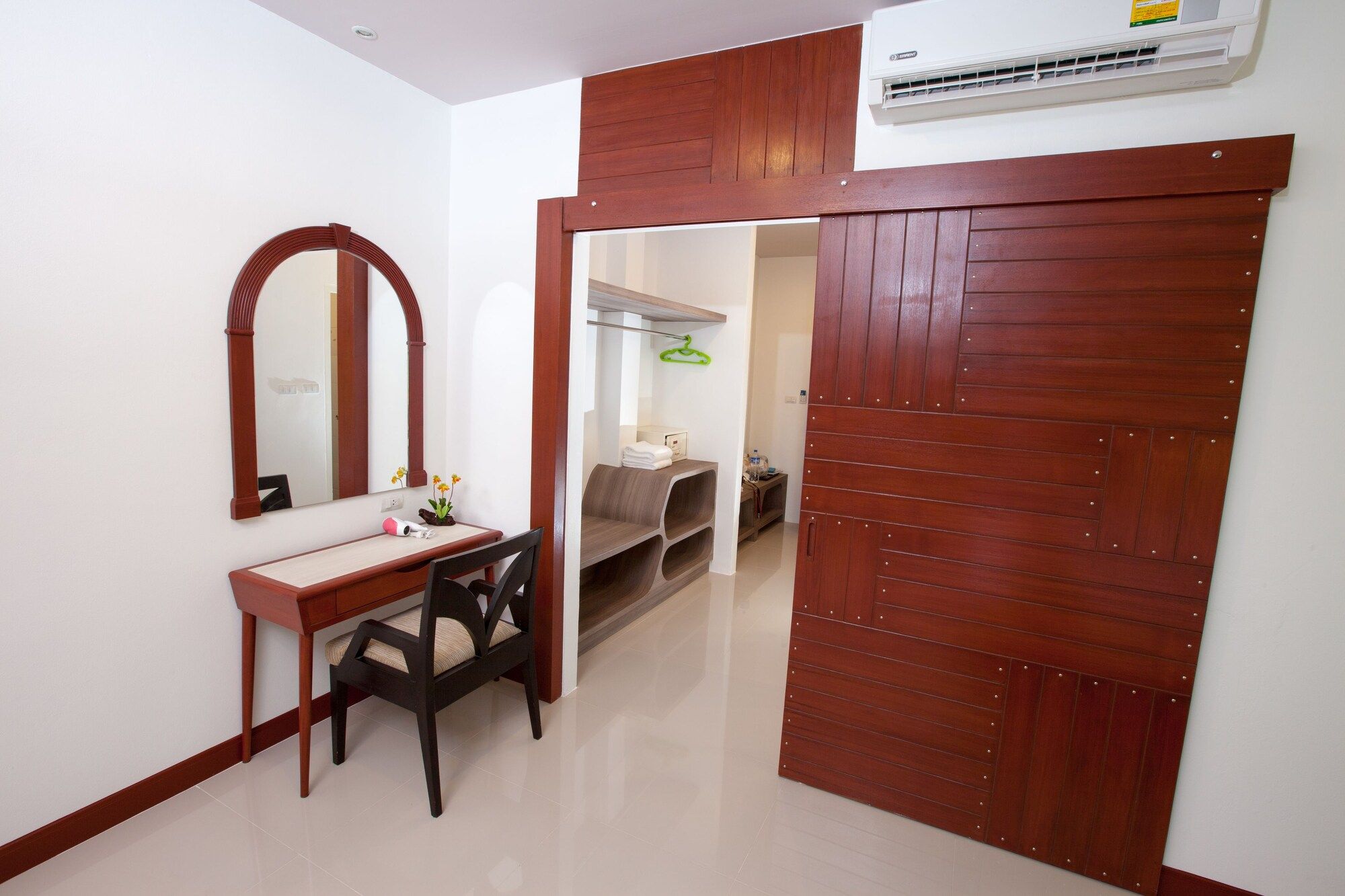 Room amenity