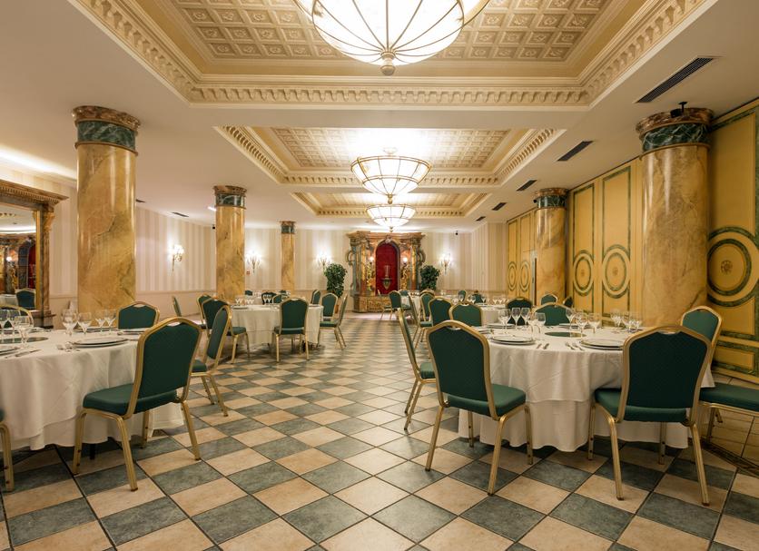 Banquet hall Photo