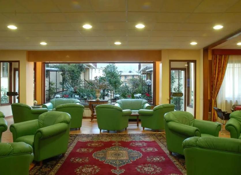 Lounge Photo