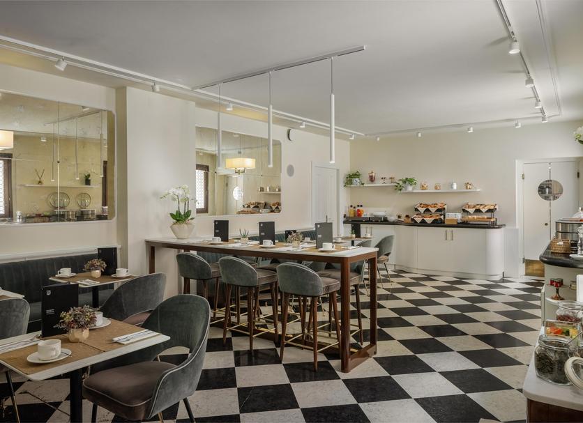 Restaurant Photo
