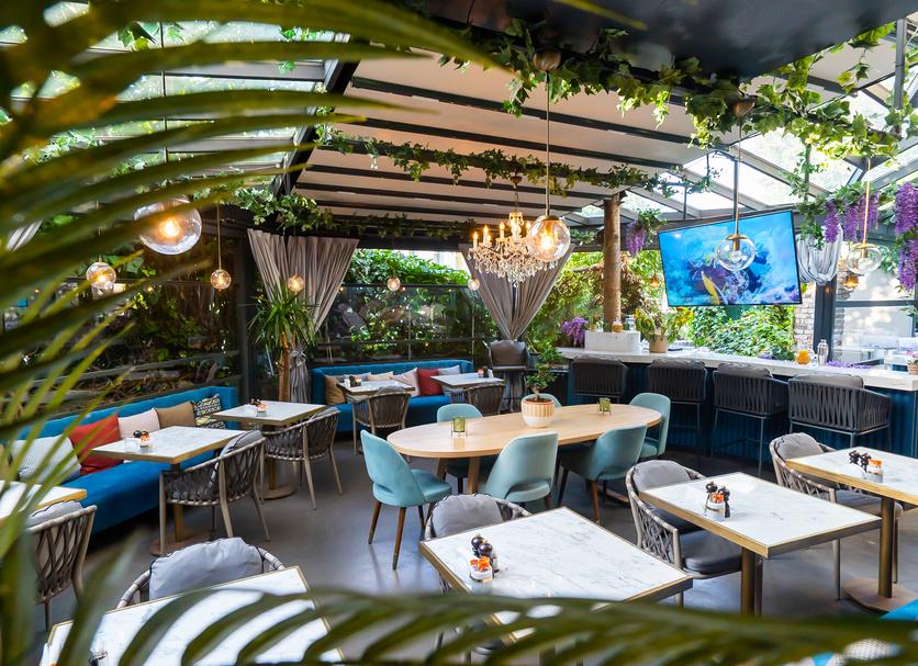 Restaurant Photo