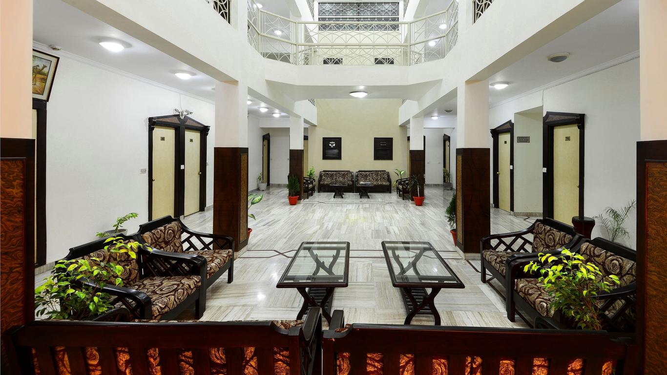 Hotel Ashish Palace