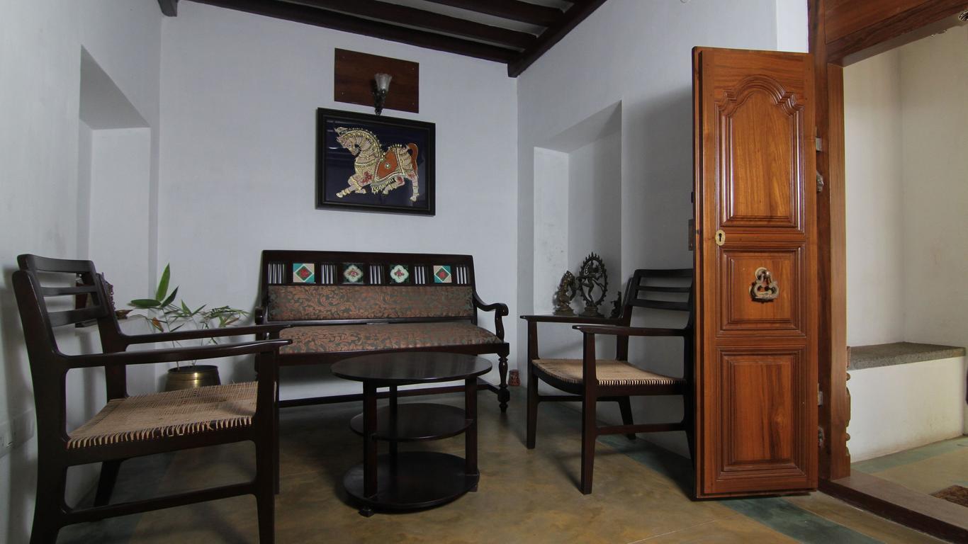 Esparan Heritage By Traditions Inn
